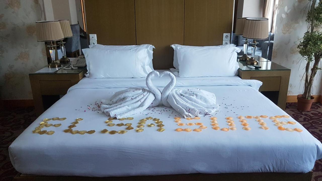 Edmond Hotel Бразавил Екстериор снимка