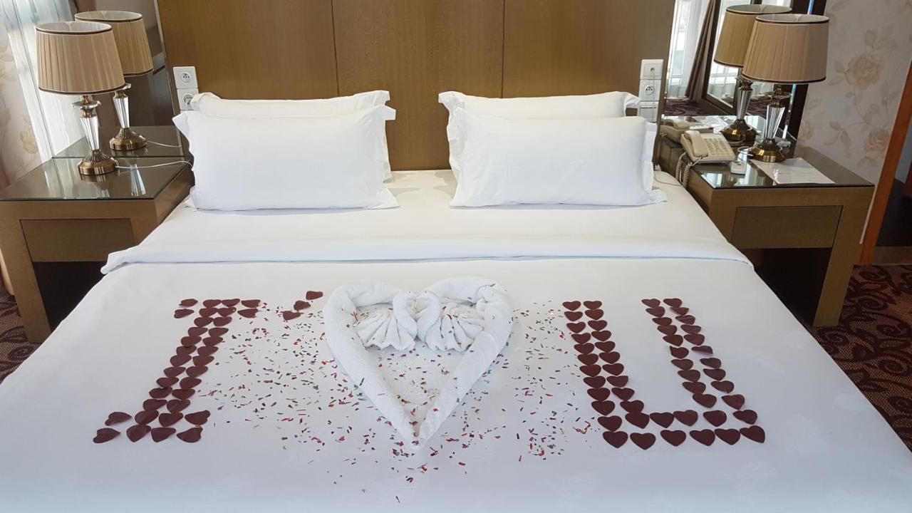 Edmond Hotel Бразавил Екстериор снимка