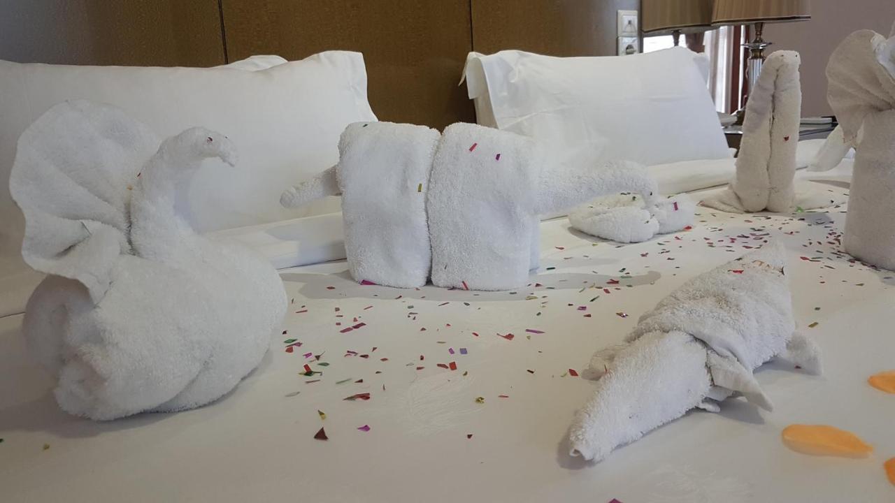 Edmond Hotel Бразавил Екстериор снимка